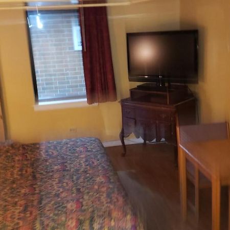 Plaza Inn Motel Calumet Park Экстерьер фото