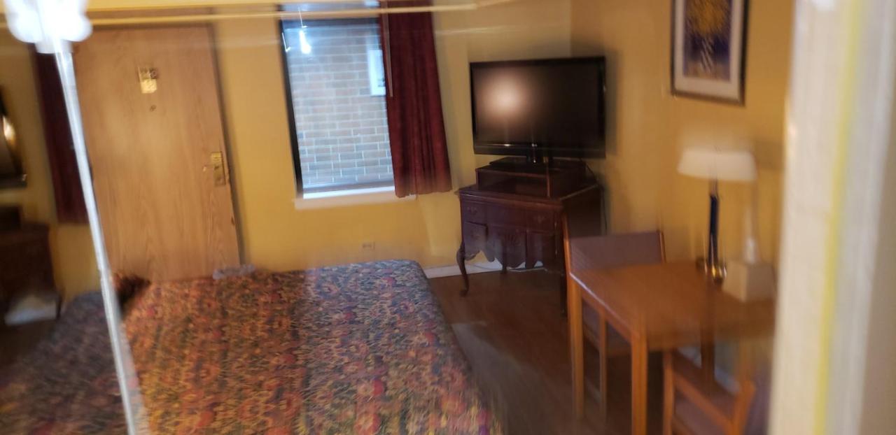 Plaza Inn Motel Calumet Park Экстерьер фото
